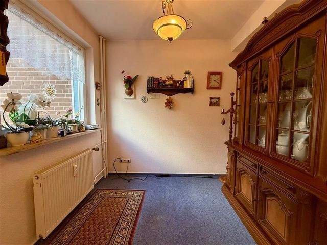 Schöne 3-Zimmer-Whg. mit Balkon, und EBK // Henri-Dunant-Allee, Kronshagen - Photo 1