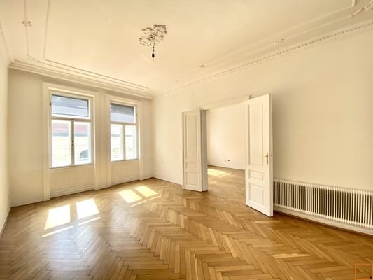 Büro links - straßenseitig