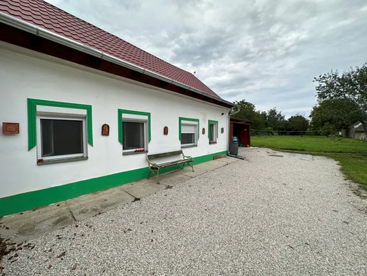 elado-csaladi-haz-szokedencs-96857096-t1.jpg