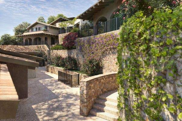 Eingang mit treppe.jpg