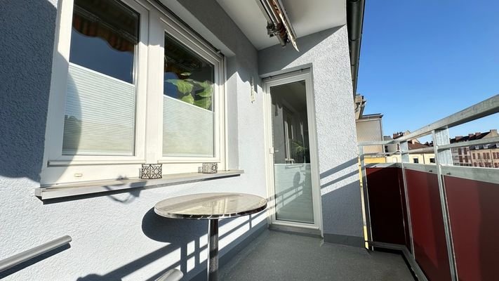 Wohnzimmer-Balkon links