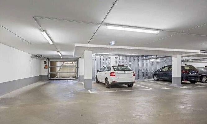 Tiefgarage mit Fahrradkeller