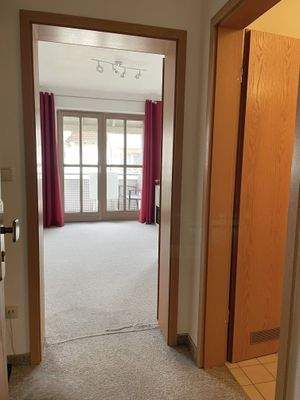 Flur mit Blick Richtung Balkon