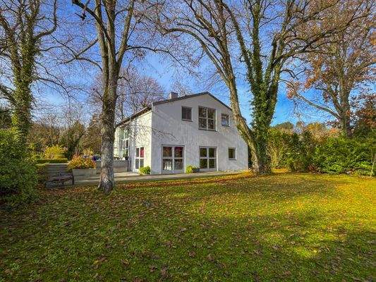 Weitläufiges Grundstück