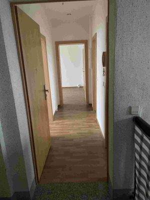 Blick vom Treppenhaus in die Wohnung