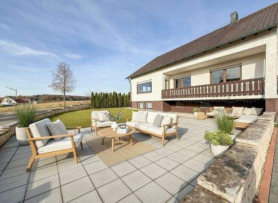 geräumige Grünflächen mit Einrichtungsbeispiel