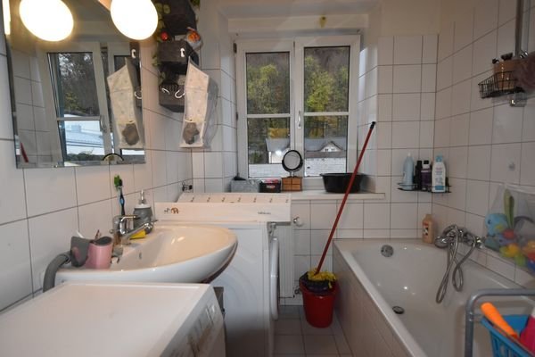 Badezimmer - Gemütliches und geräumiges 2 Zimmer Apartment Miete Parsch Salzburg