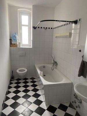 Badezimmer mit Wanne