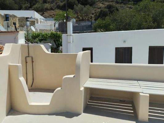 Kreta, Mirsini: Traditionelles Haus auf zwei Etagen mit Meerblick zu verkaufen