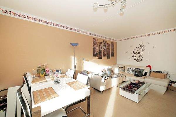 gemütlicher Wohn-Essbereich