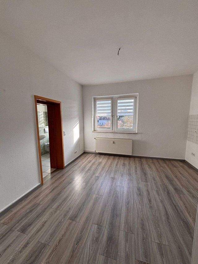 Einbauküche Möglich! Ruhige 4-Zimmer-Wohnung (111 m²) im Erdgeschoss – viel Platz für Familien - Foto 1