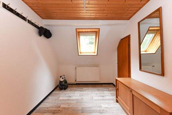 3-Zimmer Einheit: Flur/Diele mit Dachfenster 