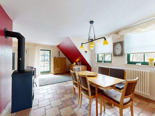 mit angrenzendem Essbereich