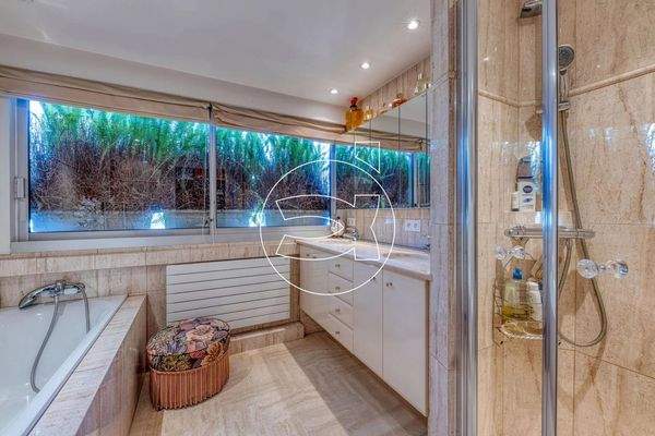  Mandelieu-la-Napoule