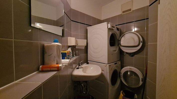 Foto 13_Personal-WC - Waschraum.jpg