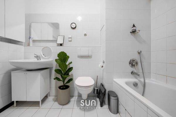 Badezimmer mit Badewanne