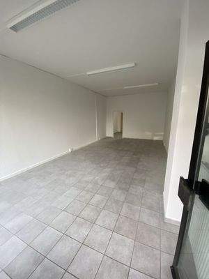 Verkaufsraum von der Eingangstür aus