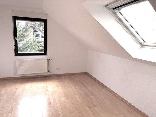 Schlafzimmer 5 OG.jpg