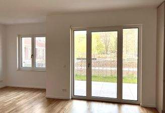 Südterrasse mit Garten