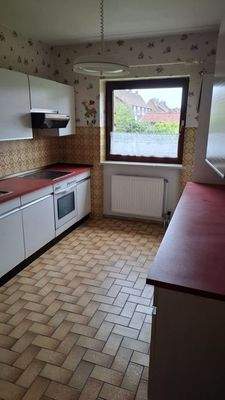 Küche (mit Durchreiche zum Wohnzimmer)