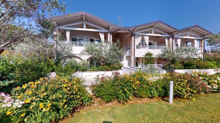 EB-035-367-Villino-in-residence-Padenghe-sul-Garda