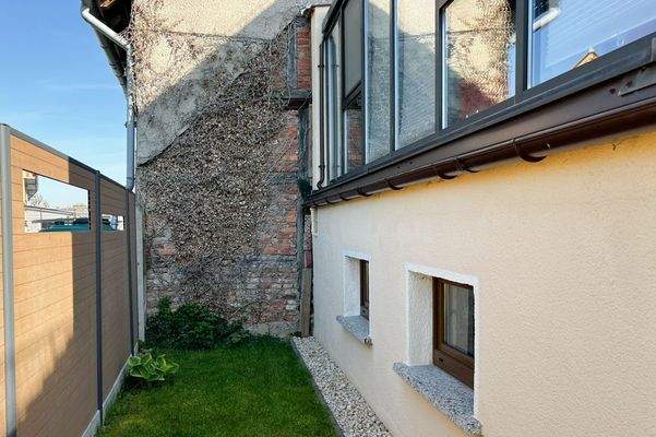 Rundum gepflegtes Grundstück