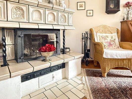 Wohnzimmer mit Kamin