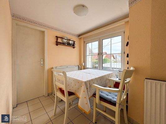 Frühstücksbereich, Küche 1 OG-links