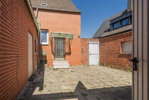 Innenhof Blick aufs Haus