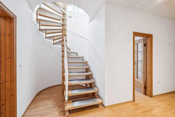 Treppe ins Dachgeschoss