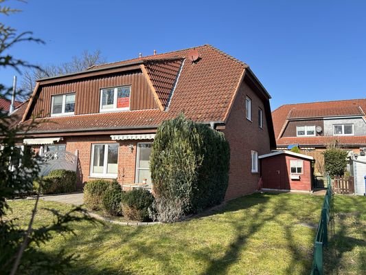 Terrassenansicht m. Gartenhaus