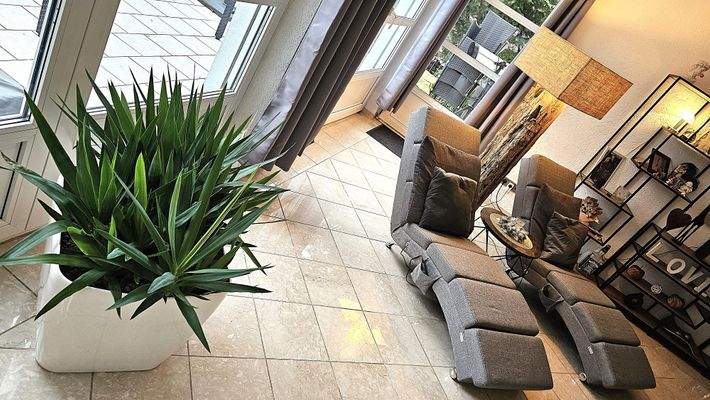 Große Fensterflächen sorgen überall
für lichtdurchflutete Räume