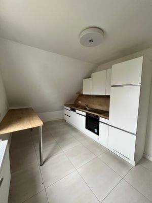 Einbauküche gehört zur Wohnung