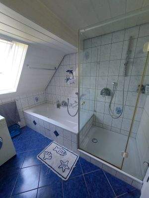 Badezimmer DG..jpg