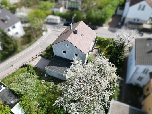 Rückseite mit Garage