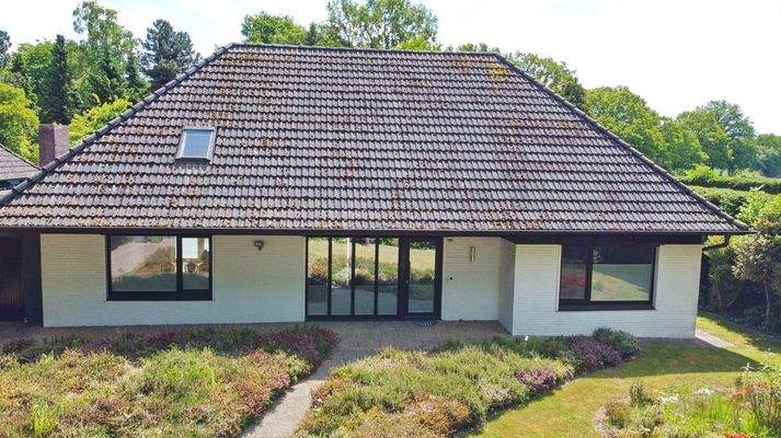 Drohne Hausvorderseite