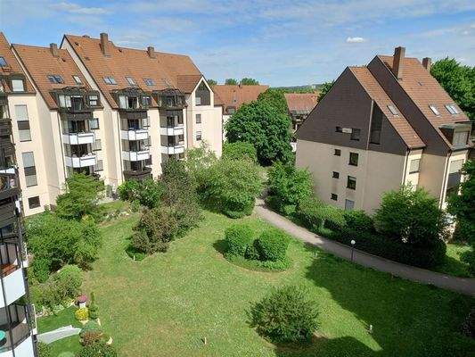 mit schönem Blick in die Grünanalge