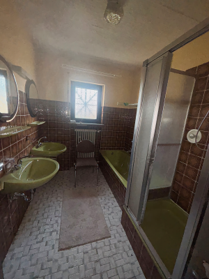 Badezimmer vorher.png