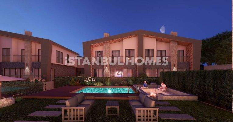 Luxury 5-Bedroom Villas with Pools and Security in Istanbul