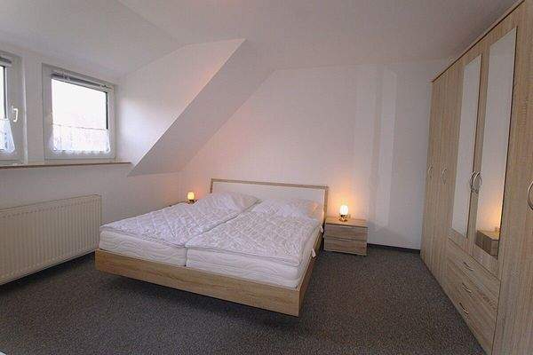 WHG 2 OG Schlafzimmer 3.2