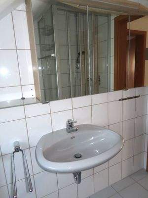 Bad mit Spiegelschrank