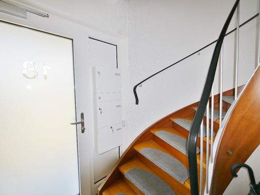 Hauseingang / Treppenhaus