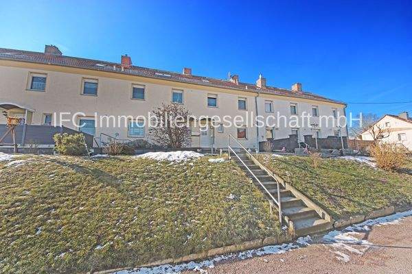 Hausansicht / Grundstücksseite