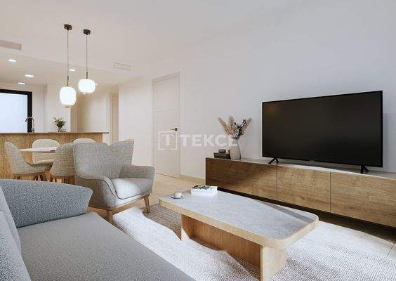 Apartments with Pools and Jacuzzis Near Amenities in Torrevieja