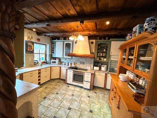 Küche mit Einbauküche