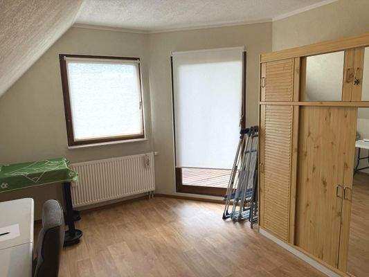 DG_Schlafzimmer mit Balkon