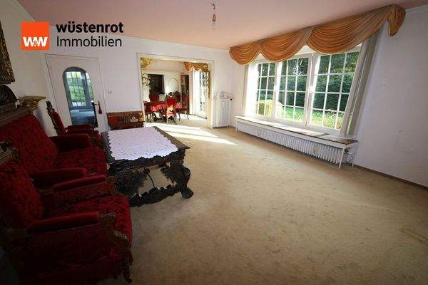 Wohnbereich mit Blick Richtung Essbereich