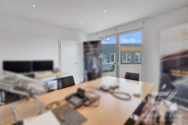 Besprechungsraum Gebäude rechts