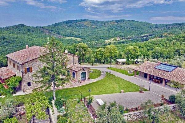 12 Hektar grosser Landsitz mit Panoramaausblick, Pool in Val di Chiana