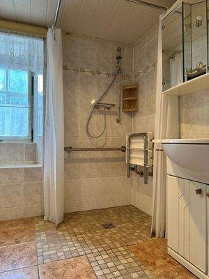 Dusch-/Wannenbad im EG